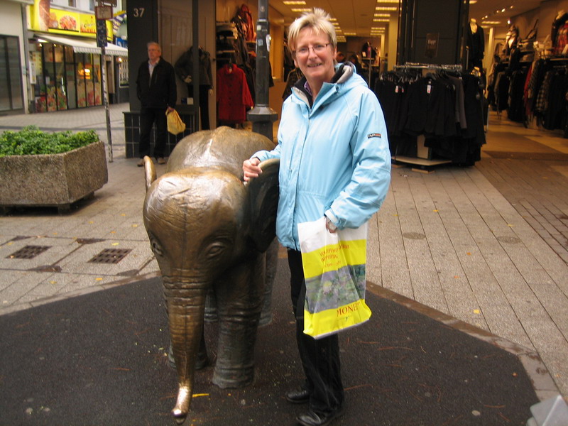 Erika mit Elefant!