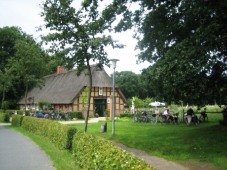 Doppelheuerhaus des Hofes Tabken! Zwei im Niedersachsenstil angelegte kleine Bauernhäuser, die spiegelgleich zusammengebaut wurden!