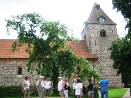 Feldsteinkirche um 1100 im romanischen und gotischen Stil erbaut!