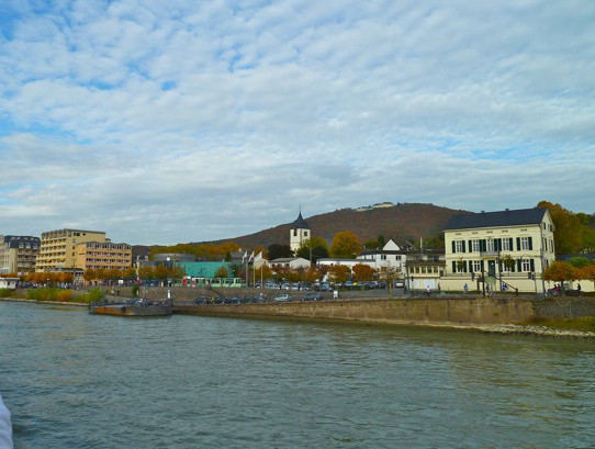 Das Hotel vom Wasser aus gesehen!