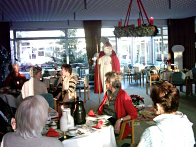 Bei Kaffee und Kuchen wird Rück-und Vorschau gehalten!